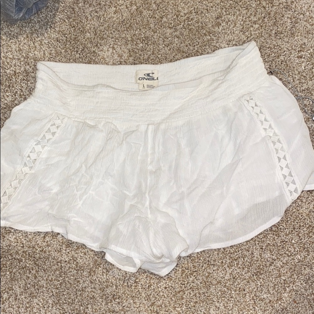 O'Neil Flowy white shorts size L